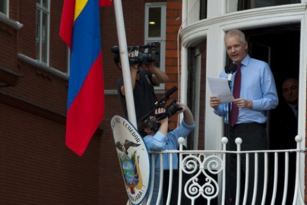 Assange-EcuadorEmb