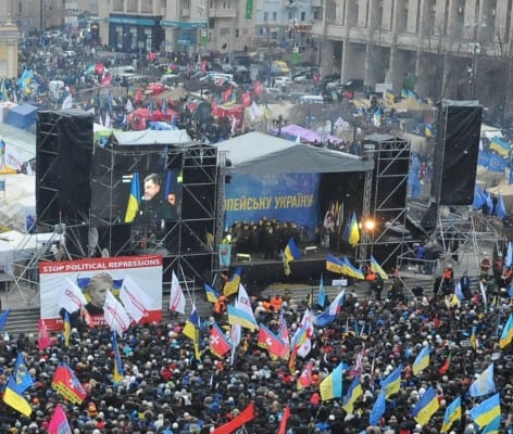 Petro_Poroshenko_addresses_Euromaidan