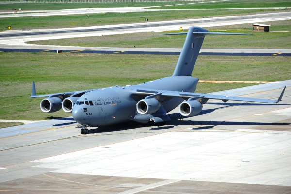 Qatari C-17 taxies on the main runway. 