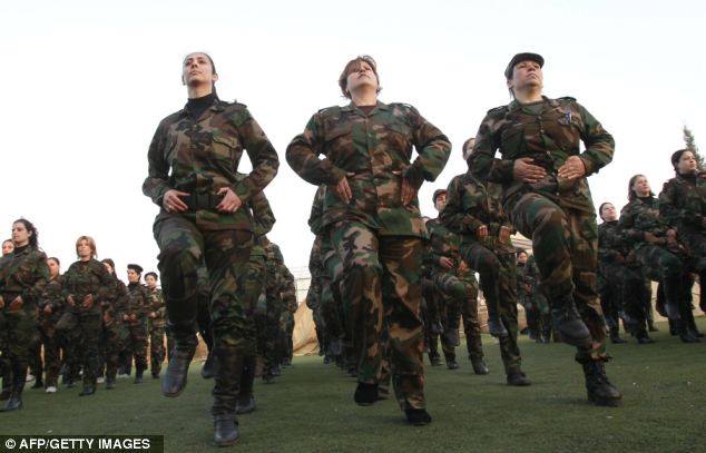 SyrianWomen-pro-AssadArmy