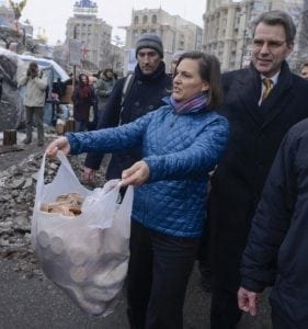 ukraine-nuland_with_food_crop1